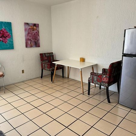 Habitacion Privada En Casa De Huespedes Guadalajara Ngoại thất bức ảnh